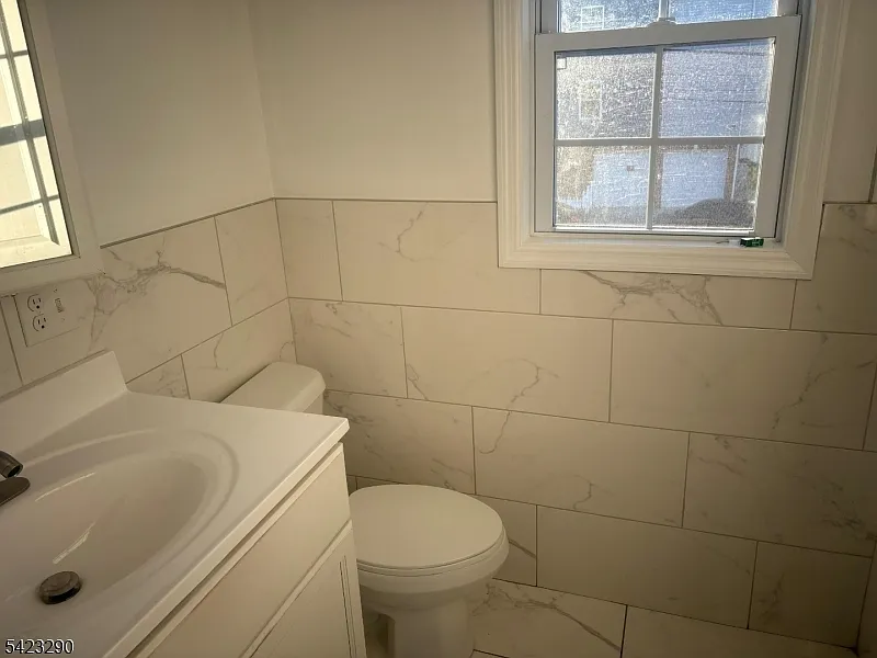 Studio, 1.0 bath, $1,000 — Photo 3