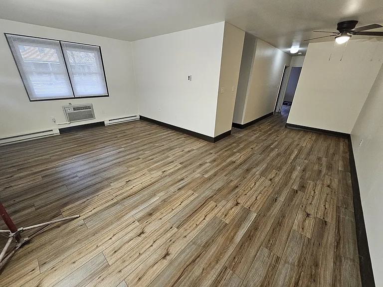 135 W Water St #20 — Photo 10