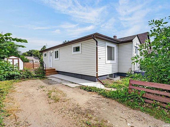 2nd image of 584 7th STREET E