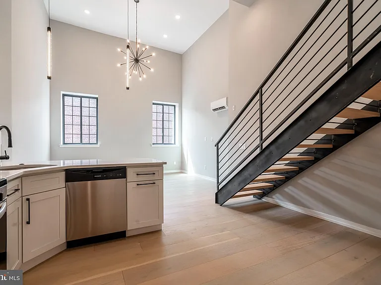 719 Dickinson St #2B — Photo 3