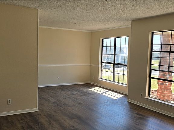 3rd image of 4901 Glass Mountain Dr