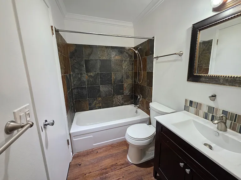 490 N Civic Dr #305 — Photo 8