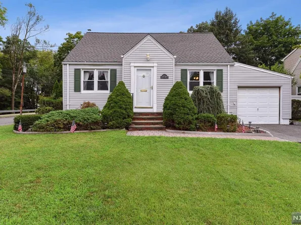 4 Marianna Pl, Emerson, NJ 07630