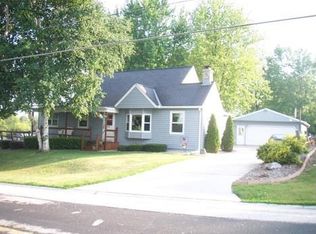 202 Lake St, Cascade, WI 53011