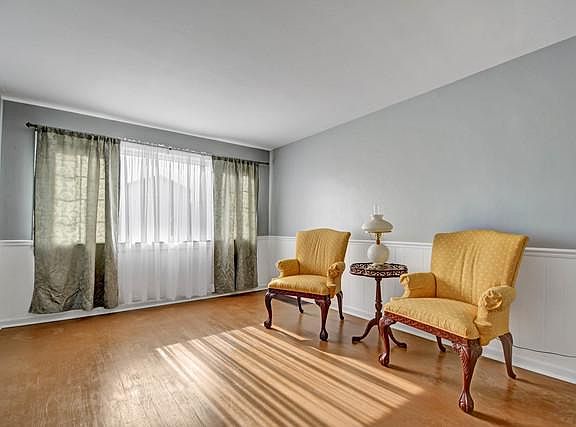 3rd image of 5824 S Nordica Ave