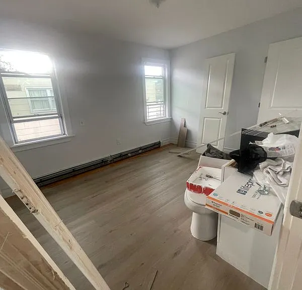 1754 Hammersley Ave — Photo 10