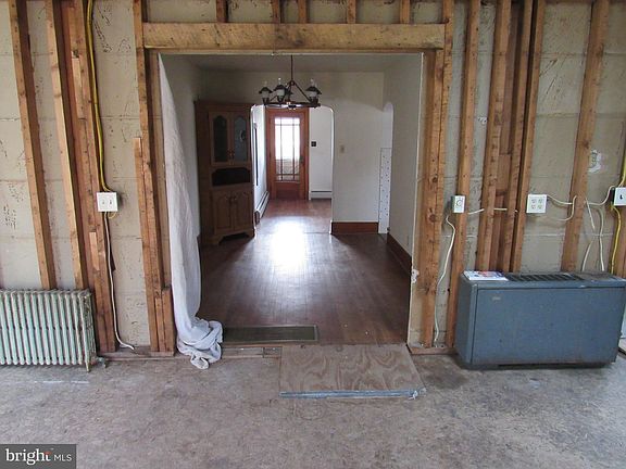 5th image of 385 S Main St #385