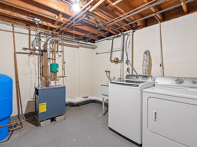 607 Grove St — Photo 25