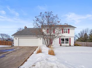 9136 Lanewood Ct, Osseo, MN 55369