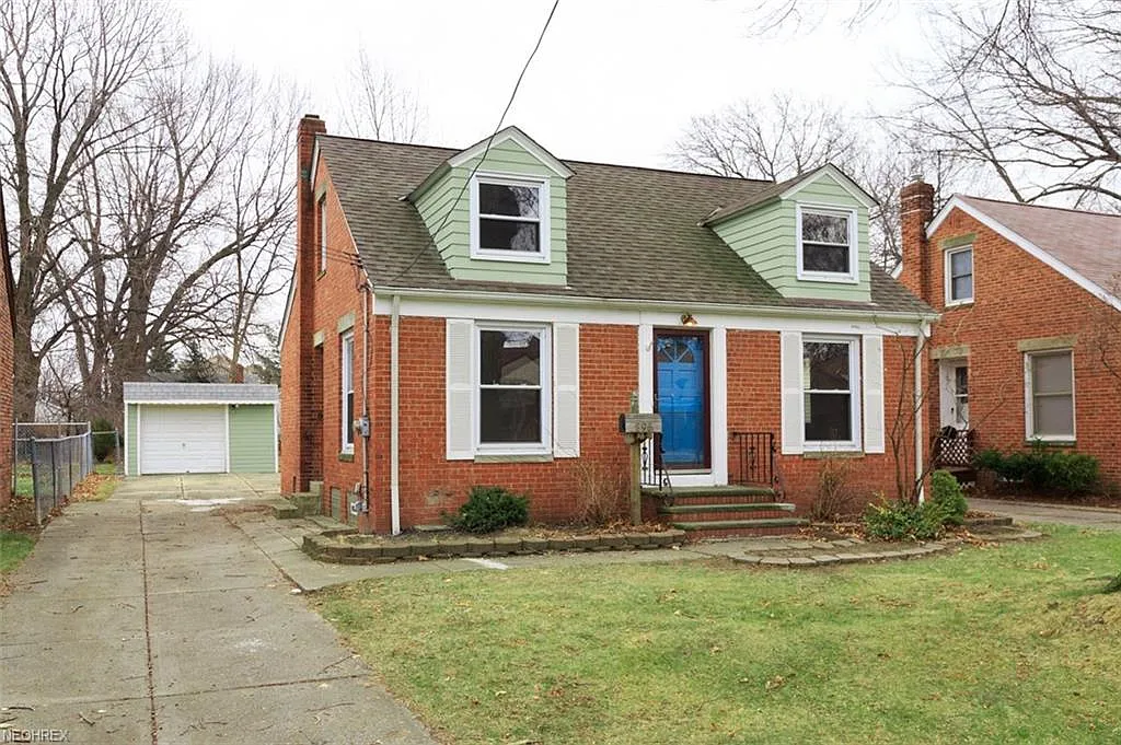 395 E 257th St photo 1