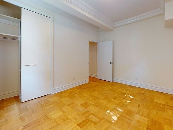 3rd image of 305 W 13th St APT Lc