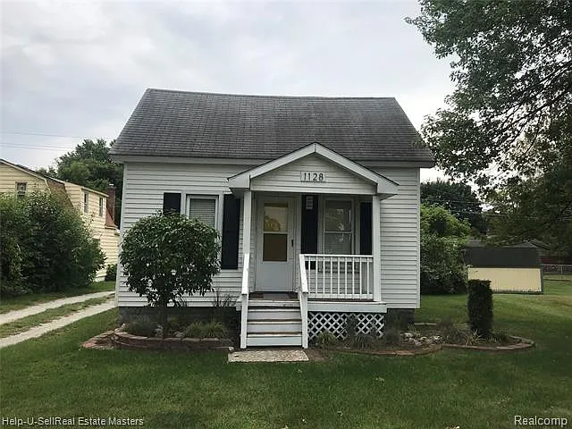 1128 Holland Ave photo 1