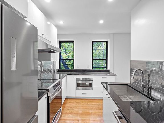 3rd image of 264 6th Ave APT 2G