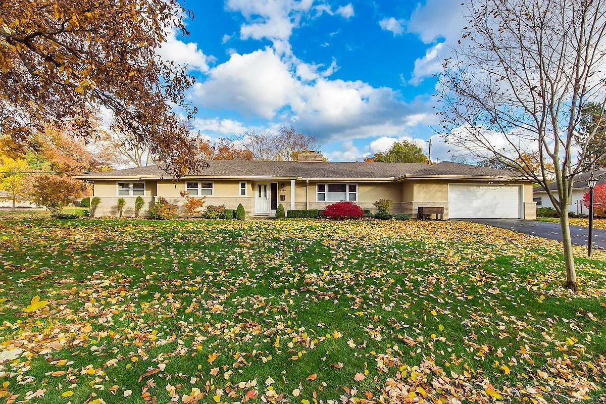 3850 Surrey Hill Pl photo 1