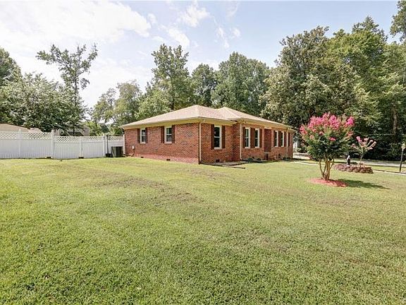 3rd image of 10901 Ironwood Dr