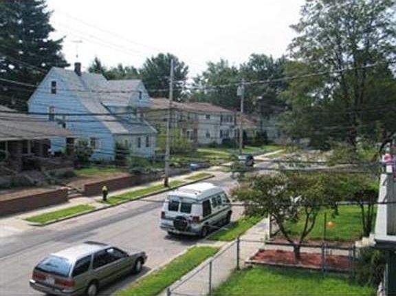 4th image of 1831 Hyde Park Ave