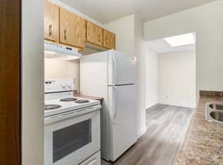 1 Huntington Hl NW #7, Edmonton, AB T6H5S6