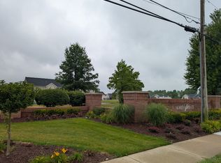 51611 Hale Ln, Chesterfield, MI 48051
