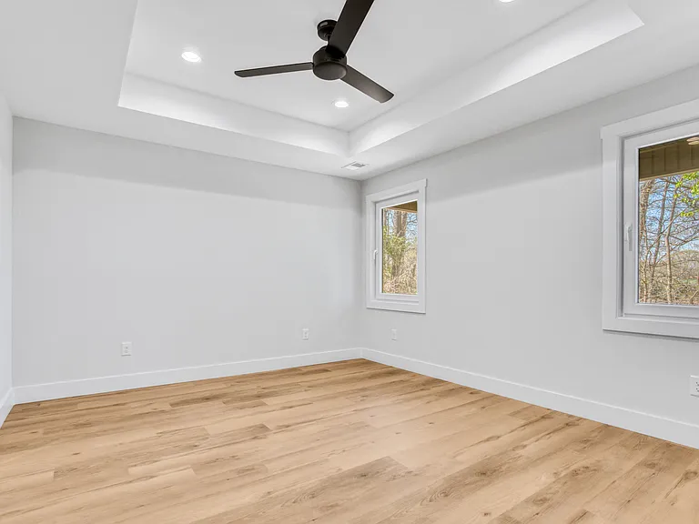 111 Iris Ln — Photo 14