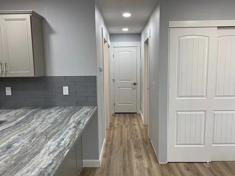 923 E 12th Ave — Photo 11