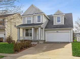 7806 Cottonwood Ln, West Des Moines, IA 50266