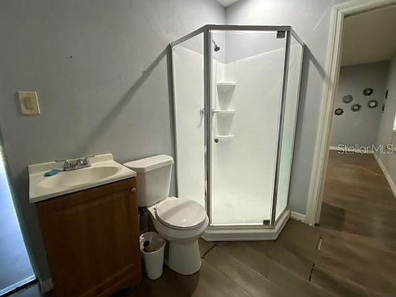 4th image of 2335 Evans Rd