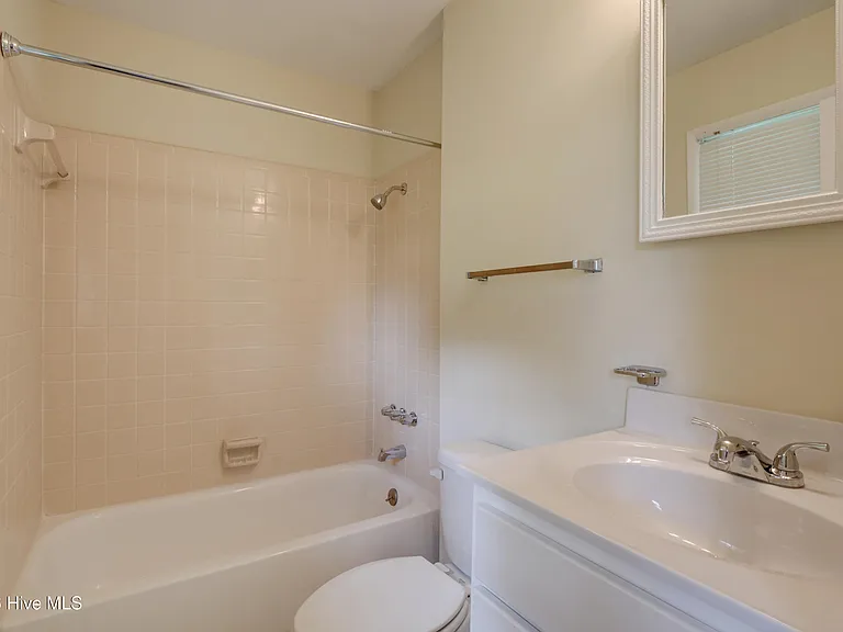 4010 Lake Ave — Photo 22