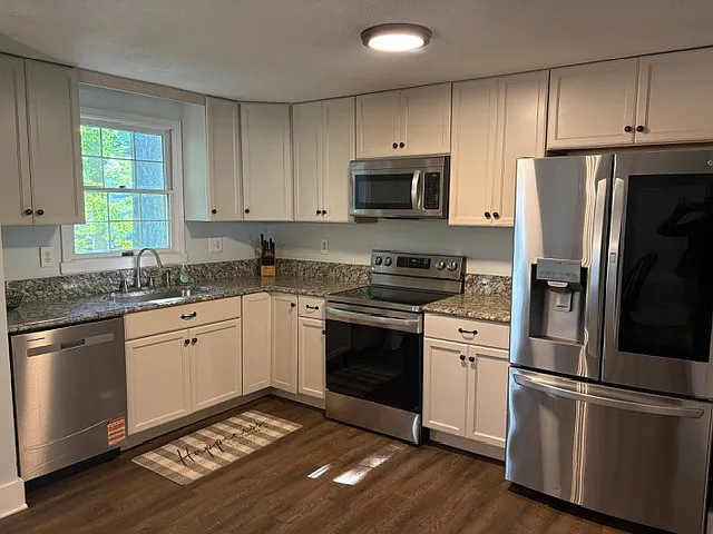 4 bed, 2168 sqft, $2,500 — Photo 3