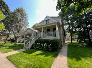 541 Wesley Ave #1, Evanston, IL 60202