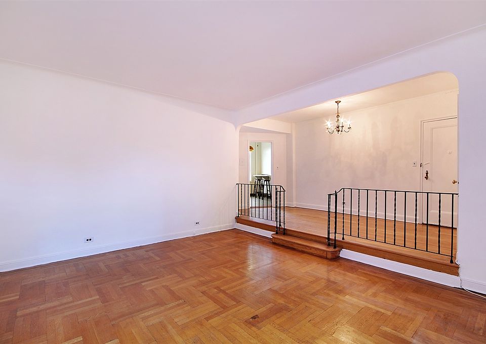 2nd image of 25 Plaza St W #6E