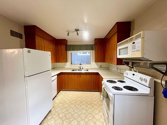 2nd image of 333 5th St E