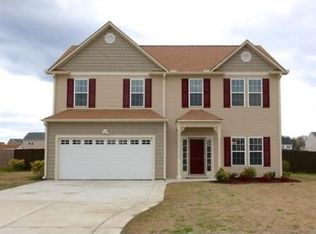 105 Woods Run Cir, Richlands, NC 28574