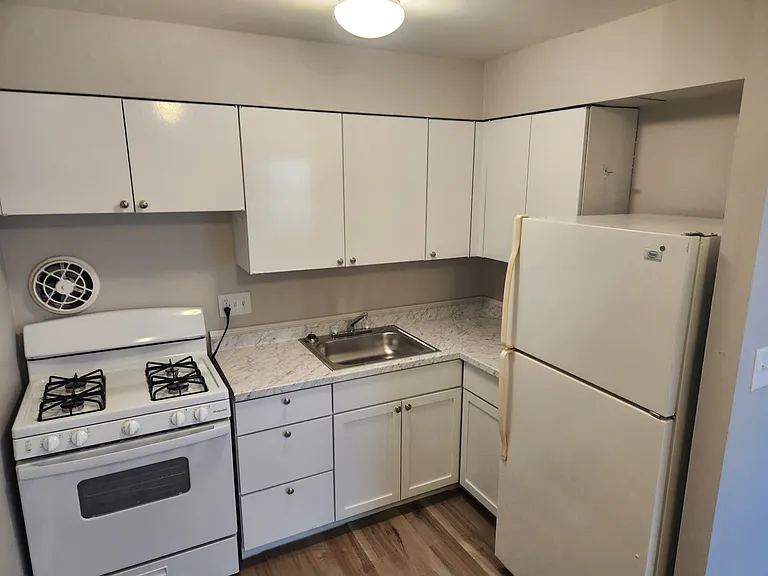 419 Homestead Rd — Photo 5