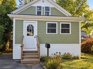 16 Ash Ave, Cranston, RI 02910