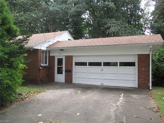 3rd image of 955 Lincoln Dr