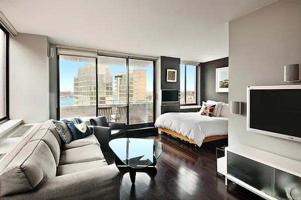 Sold by Town Residential | media 26