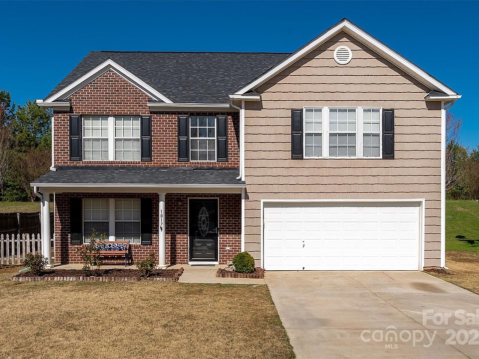 1st image of 1017 Village Green Ln