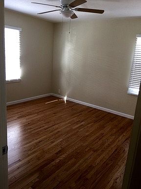 3rd image of 4476 Le Park Dr