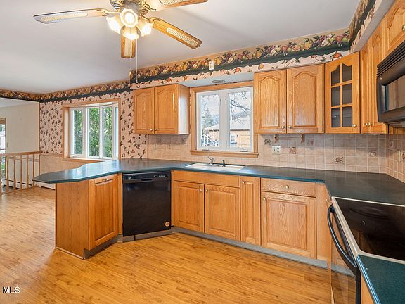 2nd image of 14 Ledgewood Drive