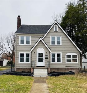 968 Oxford Rd, Cleveland Heights, OH, 44121