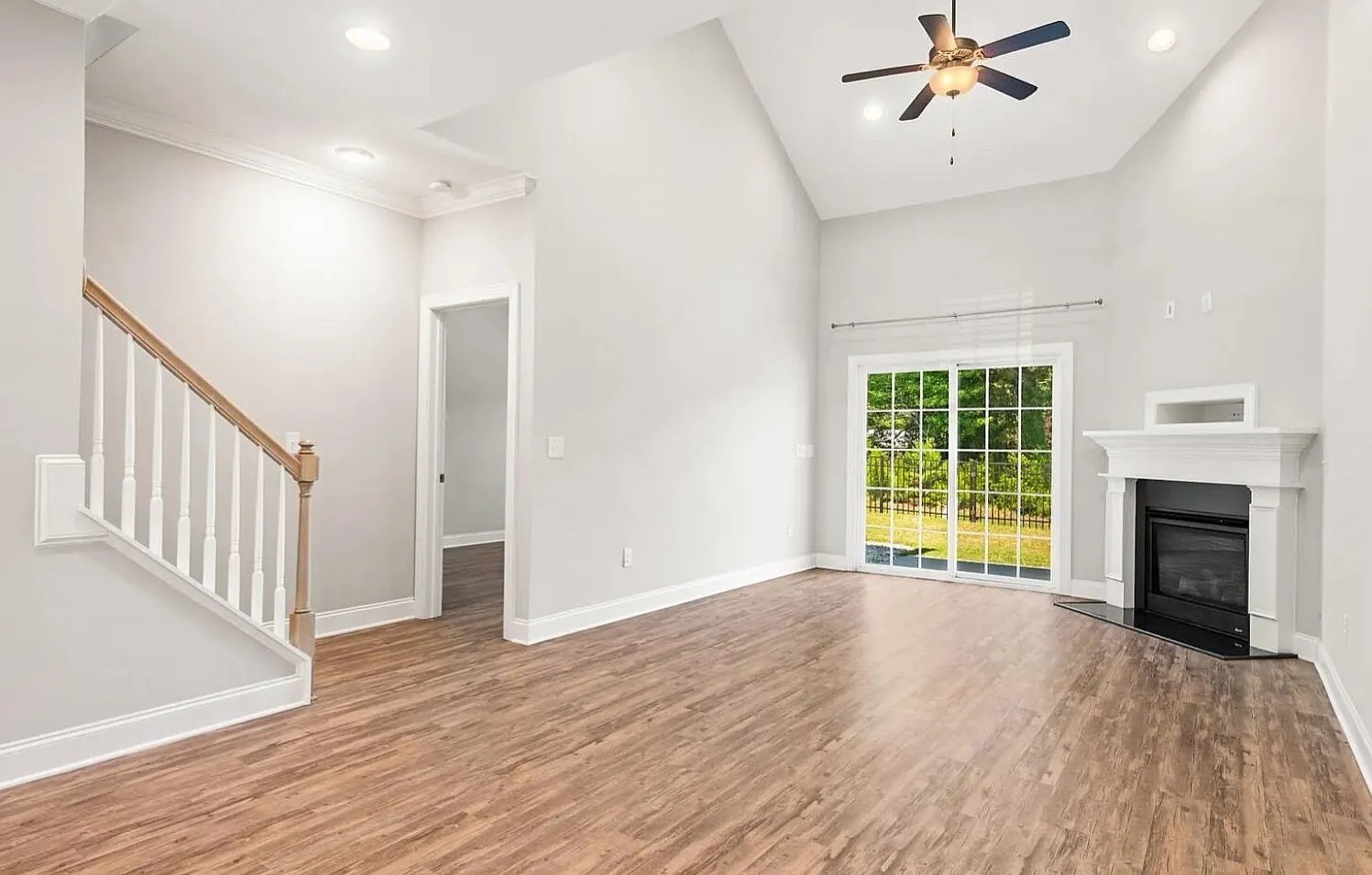 629 Barneswyck Dr — Photo 3