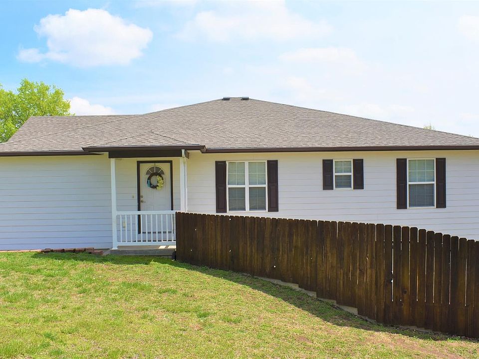 1st image of 305 Kimberly Ln