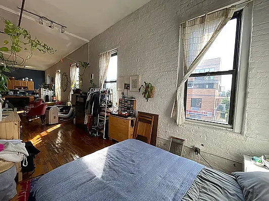 Rented by Nooklyn NYC LLC | media 6