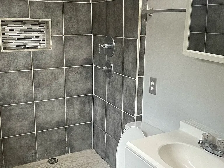 122 Red Ripple Rd #B — Photo 5