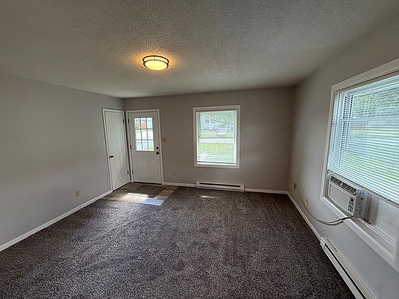 3rd image of 1012 N Luther St