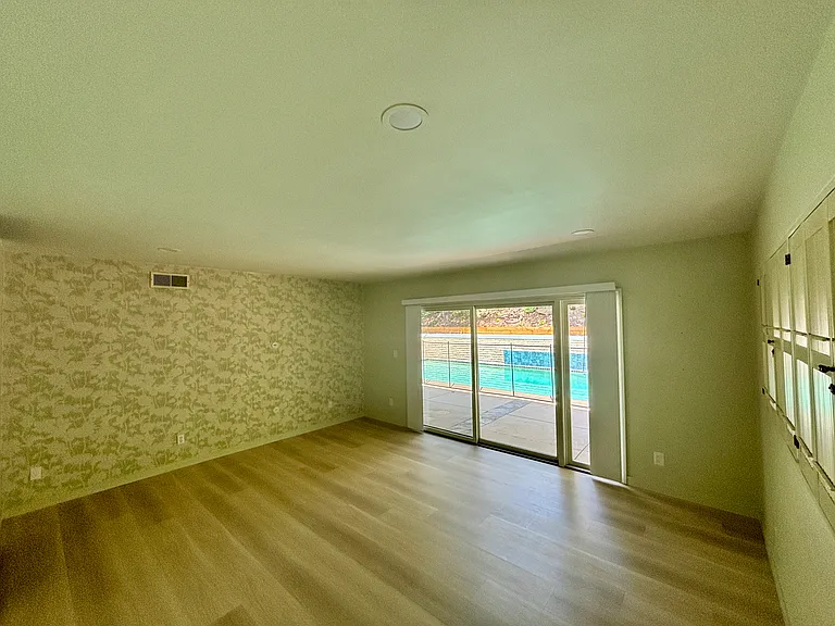 16641 Park Lane Cir — Photo 38