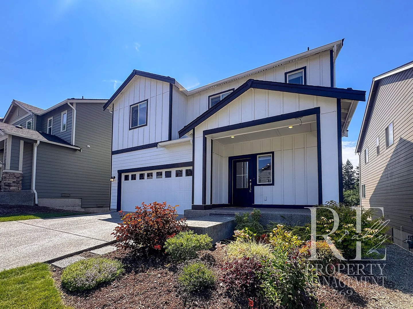 Spacious 5-Bedroom Home with Modern Layout, Natural Light & Park Access — Photo 2