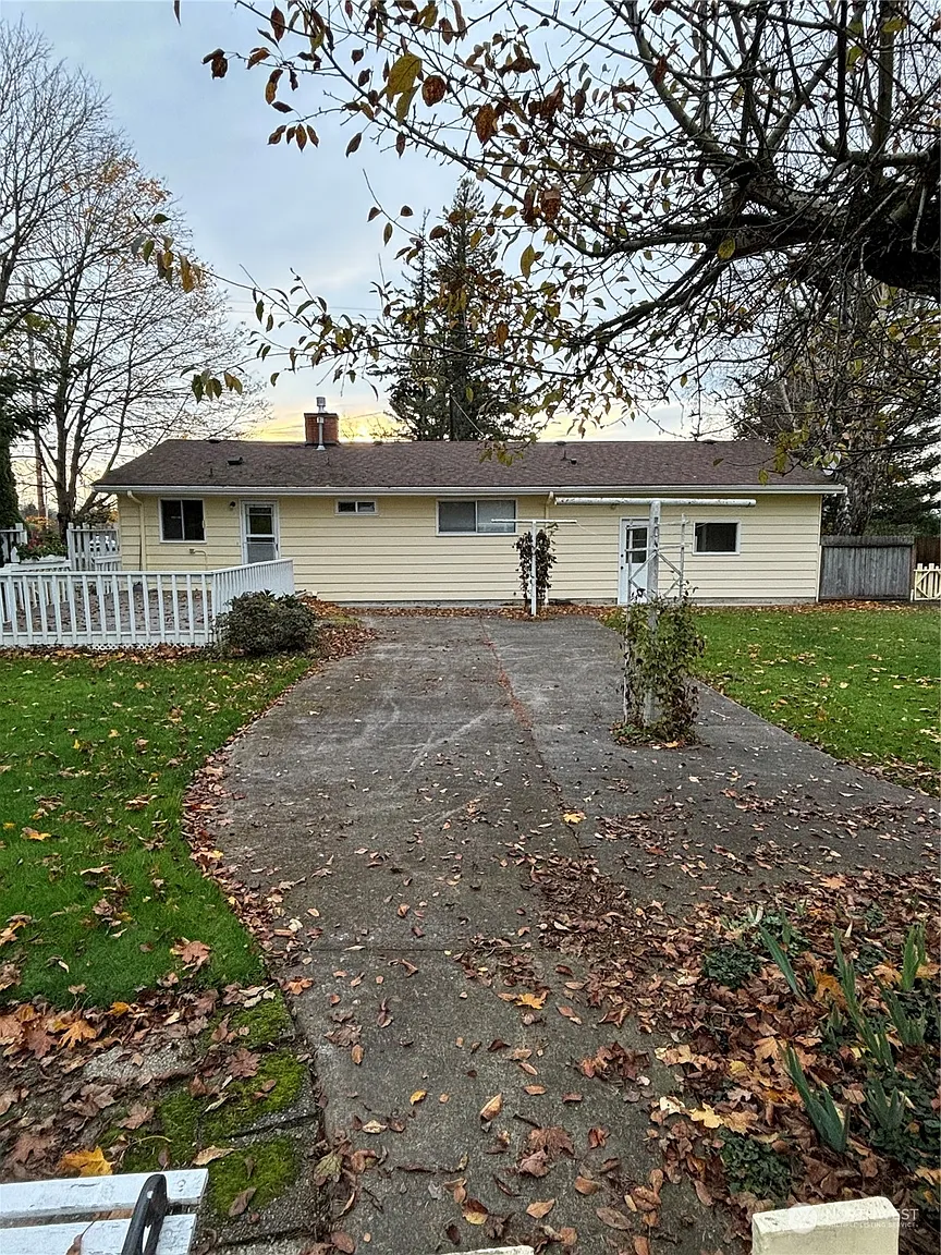 4938 Northwest Drive photo 1