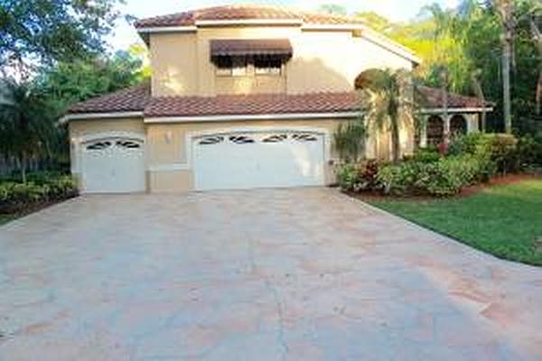 XL Home With 3 Car Garage