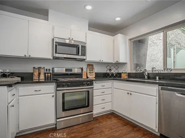 5401 Twin Lakes Dr, Cypress, CA 90630